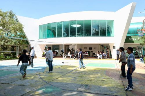 Regresan a clases presenciales 51 de los 55 espacios académicos de UAEMEX